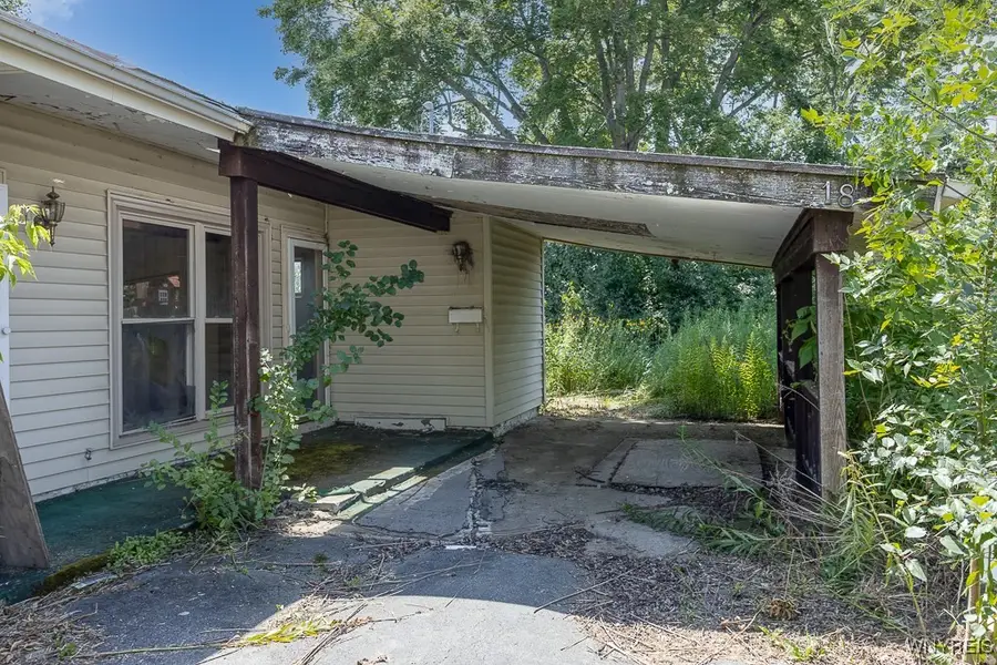 18 Woodlee Lane, Grand Island, NY 14072 - Image #2