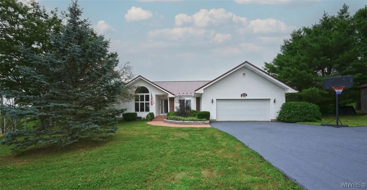 9245 Cole Road, Boston, NY 14025 - Image #1