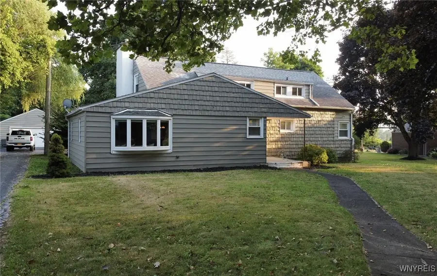 450 Barton Drive, Lewiston, NY 14092 - Image #2