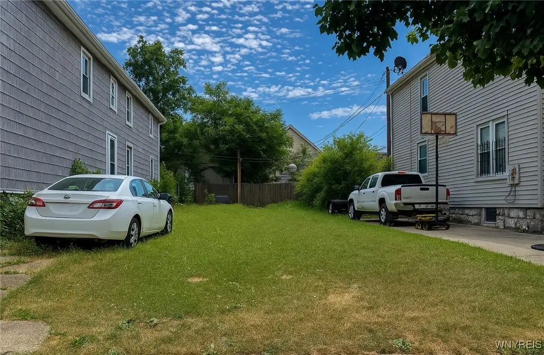 15 Arnold Street, Buffalo, NY 14213 - Image #1