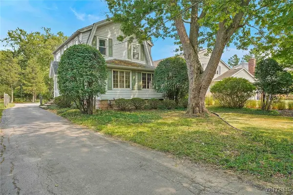 228 S Forest Road, Williamsville, NY 14221