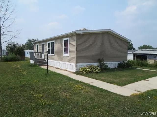 109 E Canyon Drive, Hamburg, NY 14075 - Image #1