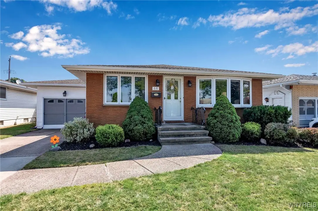 51 Fairoaks Lane, Buffalo, NY 14227 - Image #1