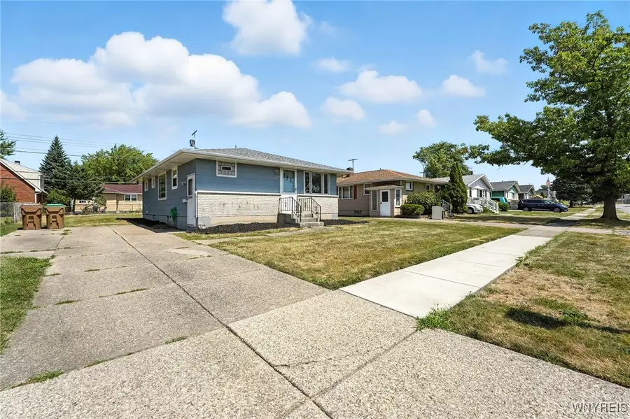 208 Poinciana Pkwy, Cheektowaga, NY 14225 - Image #3