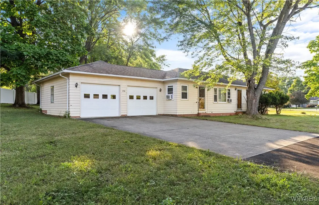 7536 Valley Circle Lane, Hamburg, NY 14075 - Image #1