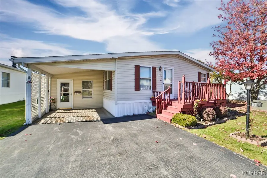 343 Applewood Drive, Lockport, NY 14094 - Image #2