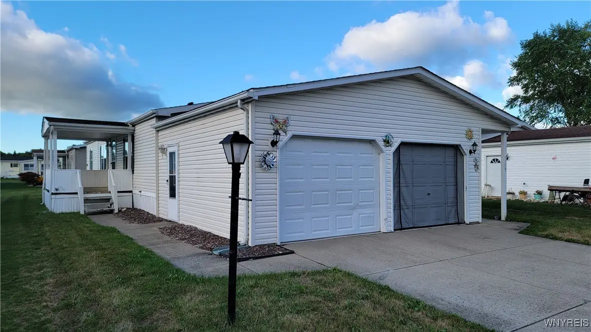 179 Golden Pond, Akron, NY 14001 - Image #1