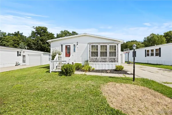 40 Brookridge Drive, Hamburg, NY 14075