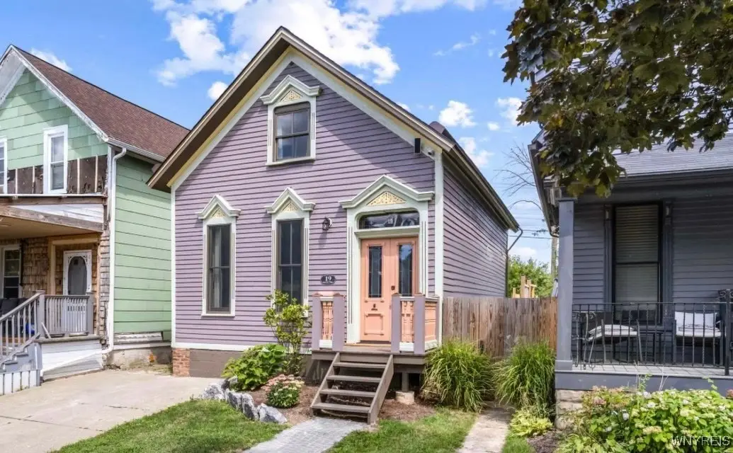 19 Lawrence Place, Buffalo, NY 14213 - Image #1