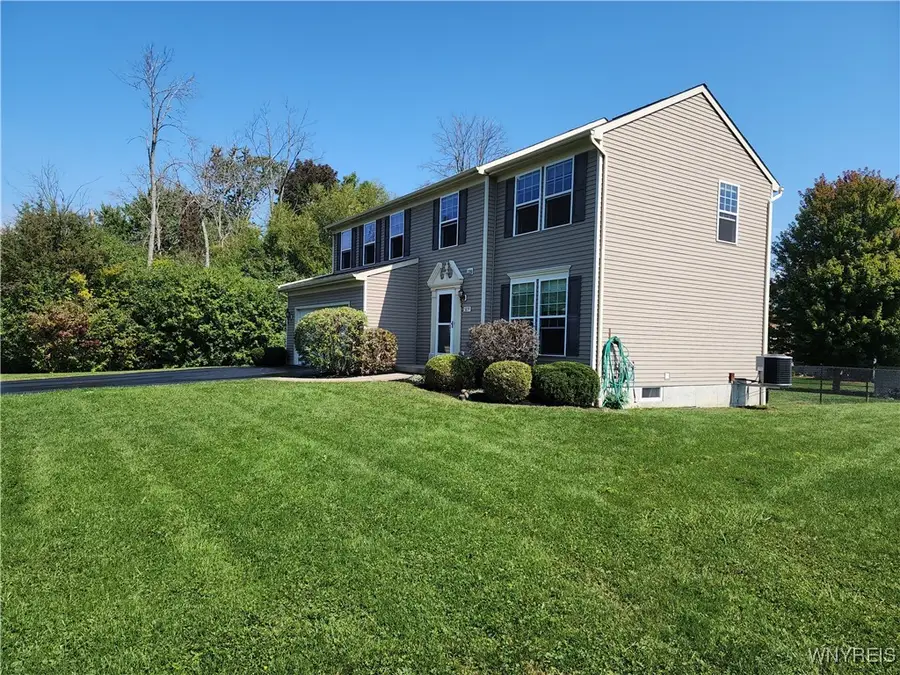 5839 Pinehurst Court, Lake View, NY 14085 - Image #2