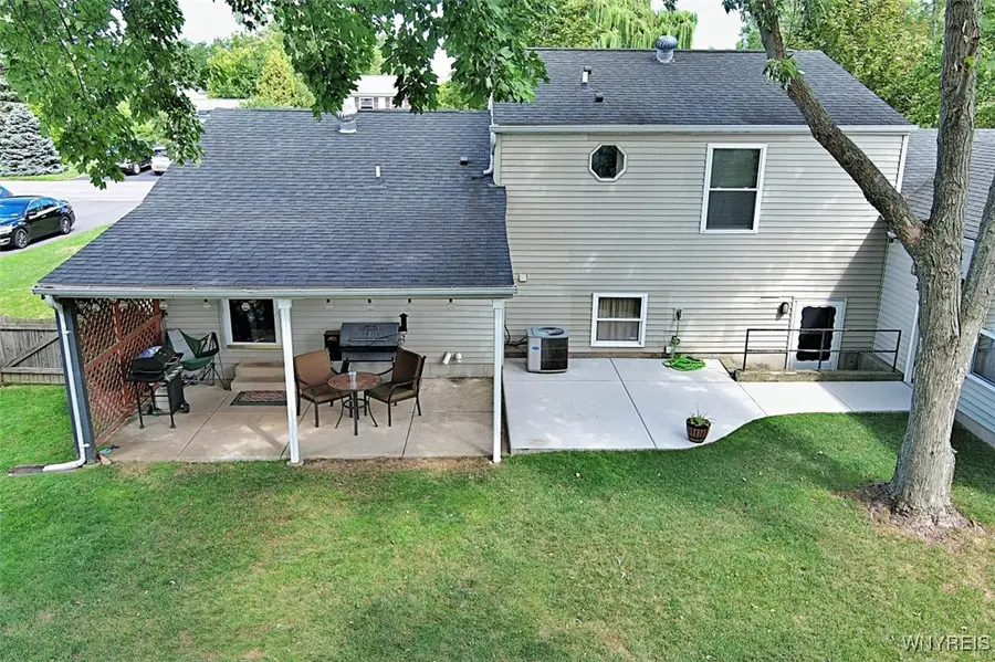 6598 Parkwood Drive, Lockport, NY 14094 - Image #2