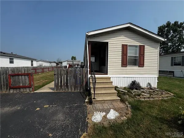 1352 Fernwood Drive, Lockport, NY 14094