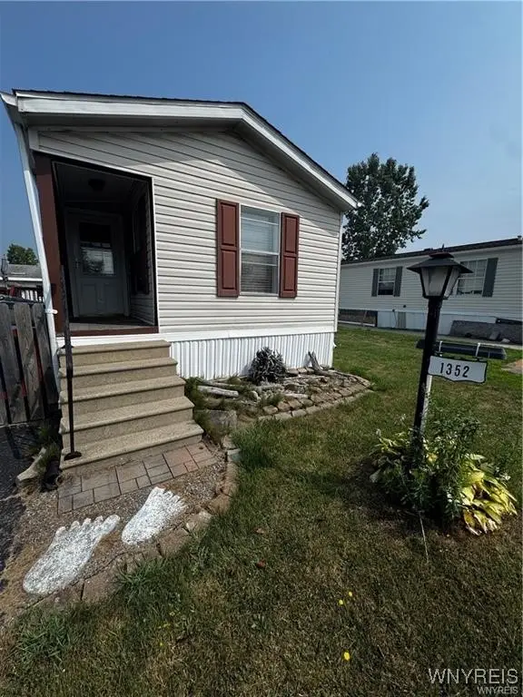 1352 Fernwood Drive, Lockport, NY 14094 - Image #2