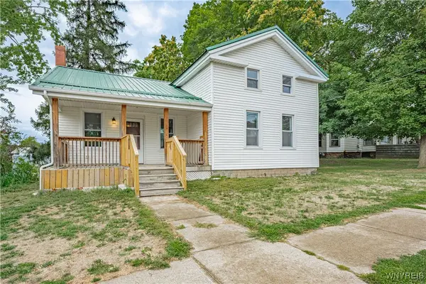 15 Maple Avenue, Lyndonville, NY 14098