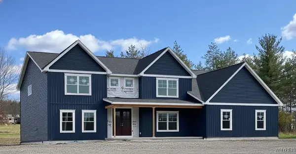 17 Kestrel Court, Clarence Center, NY 14127