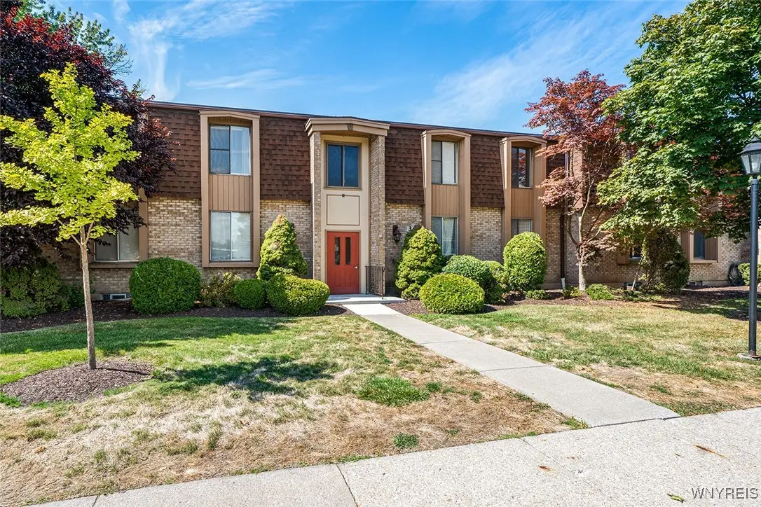 30 Charter Oaks Drive #4, Buffalo, NY 14228 - Image #1