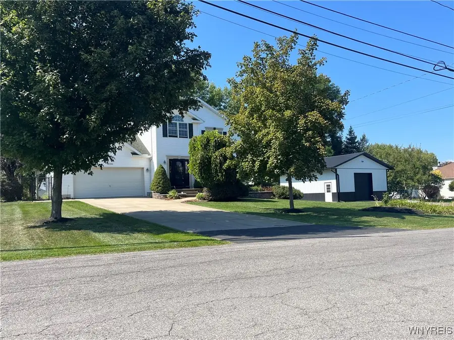 5992 Shoreham Drive, Lake View, NY 14085 - Image #2