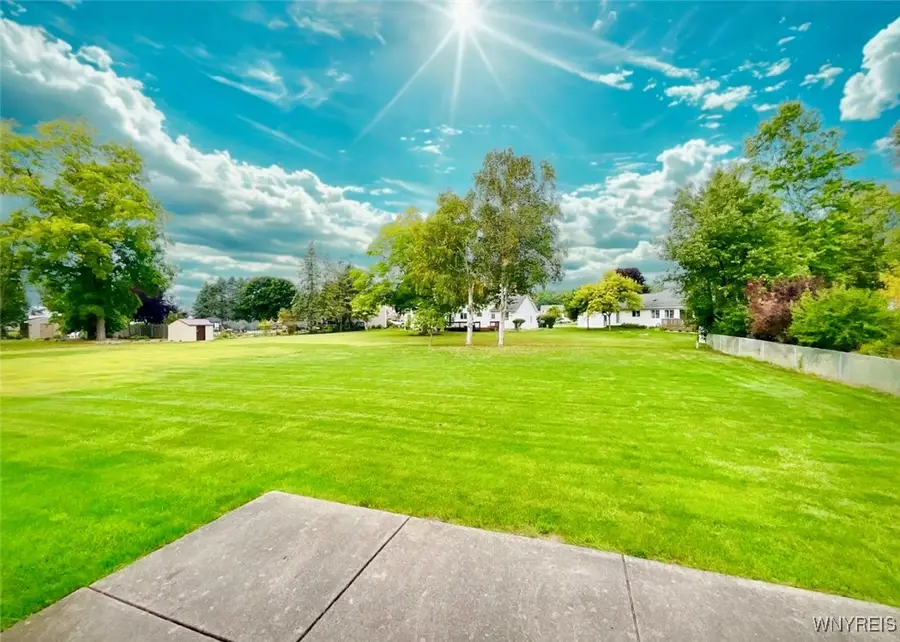 73 Birkshire Drive, Grand Island, NY 14072 - Image #3