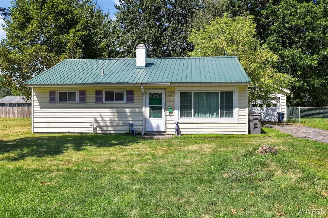 807 Amherst Drive, Rome, NY 13440 - Image #1