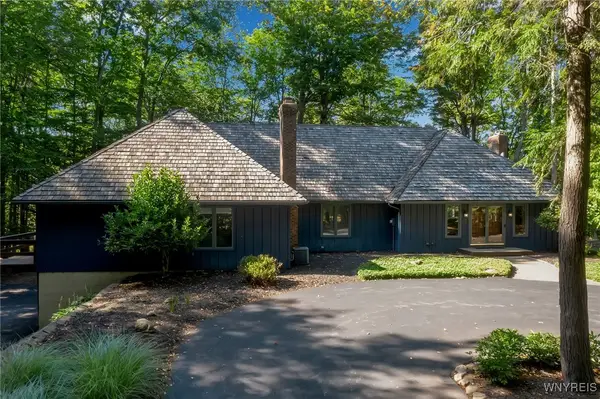 70 Muirfield Drive, East Aurora, NY 14052