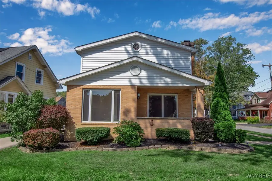 8732 Pershing Avenue, Niagara Falls, NY 14304 - Image #2