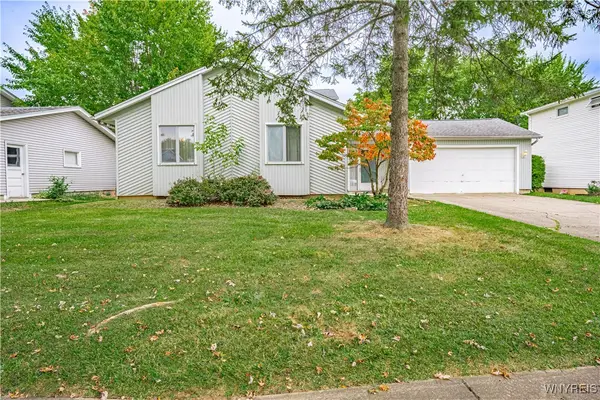 105 Park Lane Circle, Lockport, NY 14094