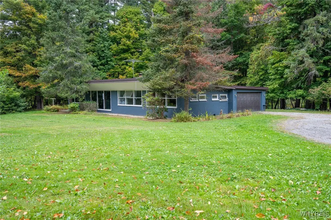 4282 Two Rod Road, East Aurora, NY 14052 - Image #1