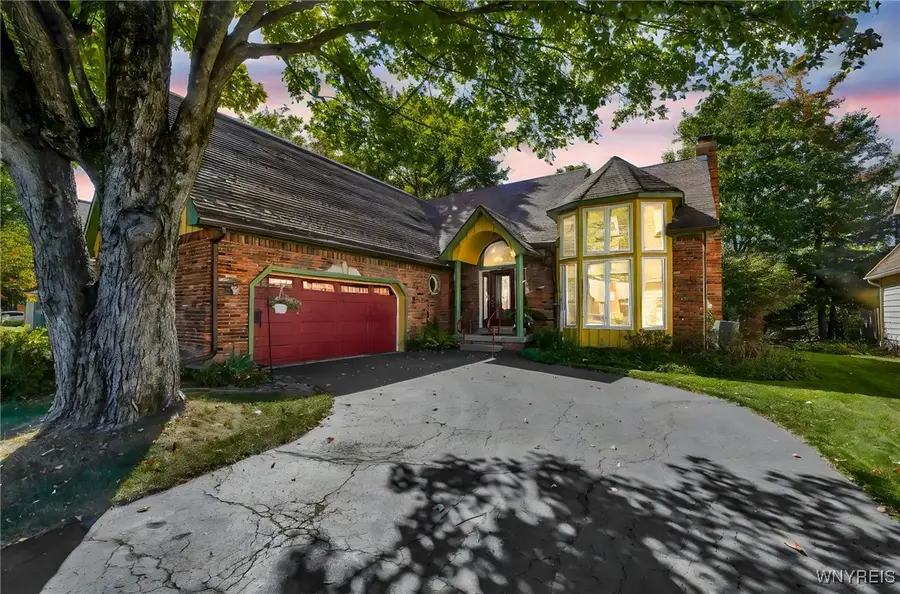 6050 Whitegate Crossing, East Amherst, NY 14051 - Image #2