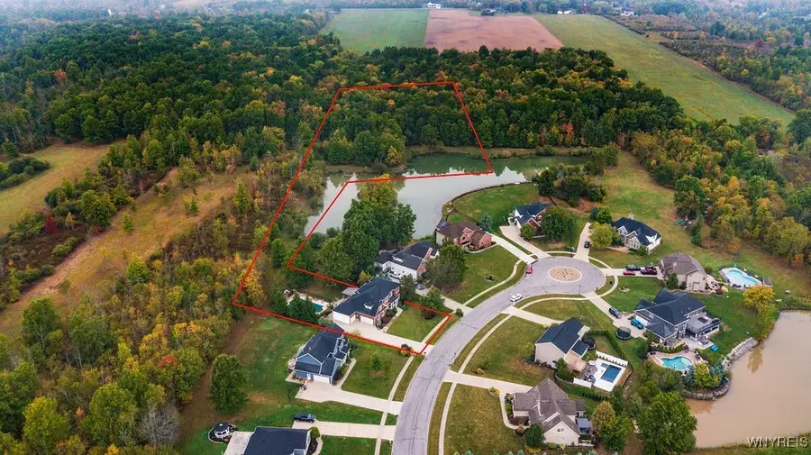 81 Hidden Oaks Court, Grand Island, NY 14072 - Image #3