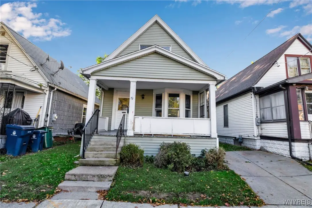 19 Royal Avenue, Buffalo, NY 14207 - Image #1