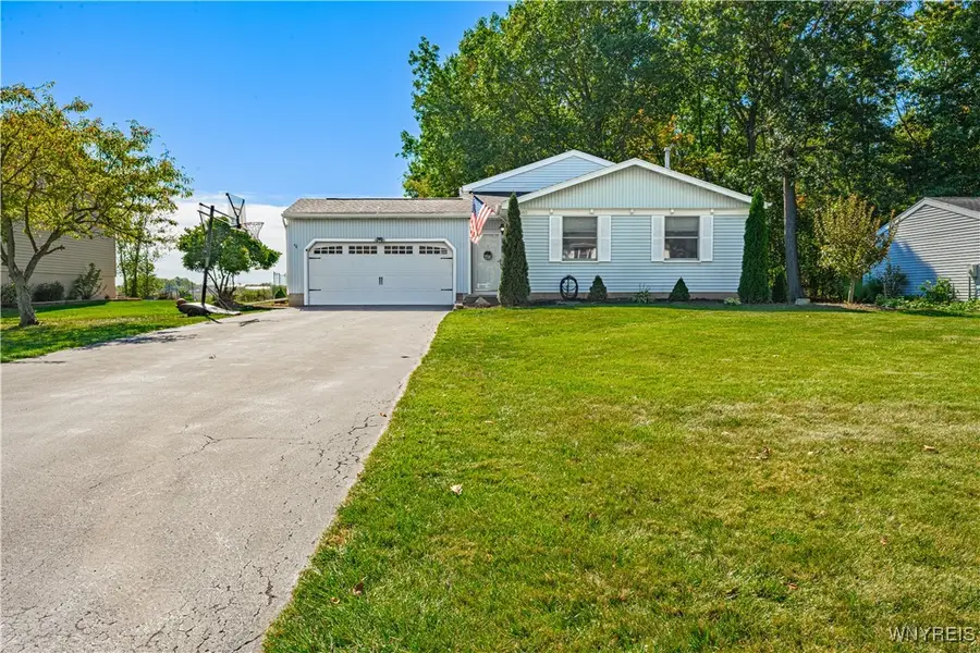 6640 Royal Parkway S, Lockport, NY 14094 - Image #2