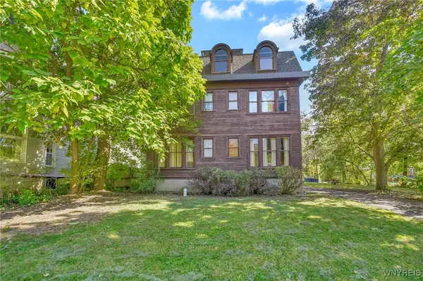 415 Crescent Avenue, Buffalo, NY 14214