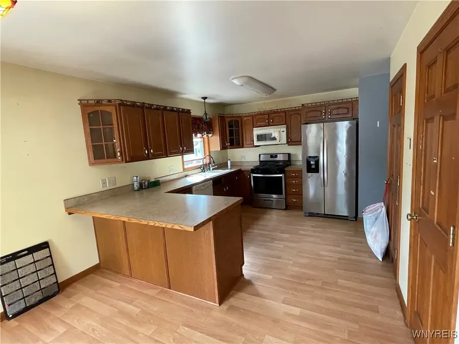 44 Chapel Ave Avenue, Cheektowaga, NY 14225 - Image #2