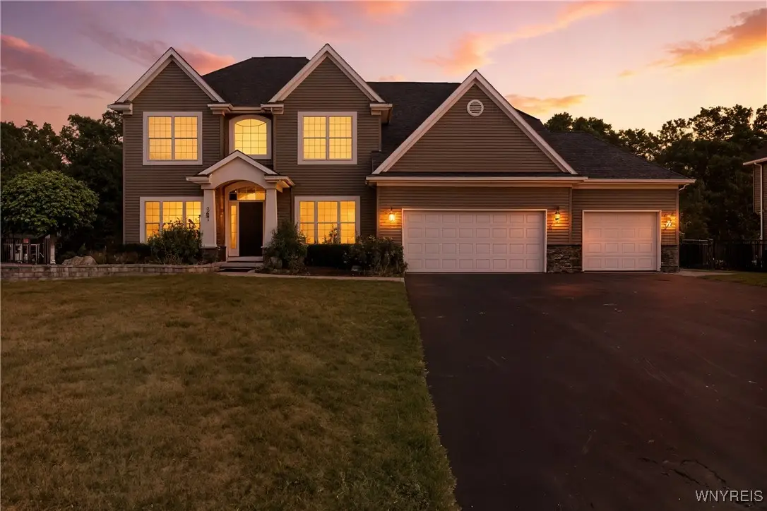 7244 Creekbend Drive, North Tonawanda, NY 14120 - Image #1