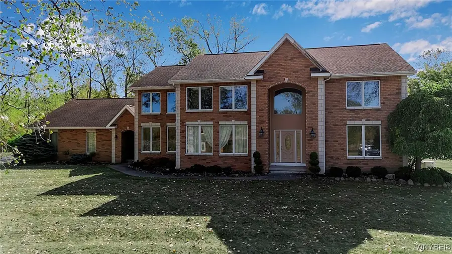 4505 Timberlake Drive, Clarence, NY 14031 - Image #2