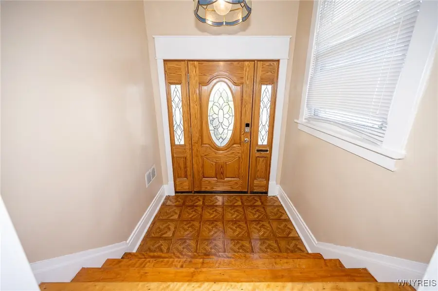 330 W Hazeltine Avenue, Buffalo, NY 14217 - Image #3
