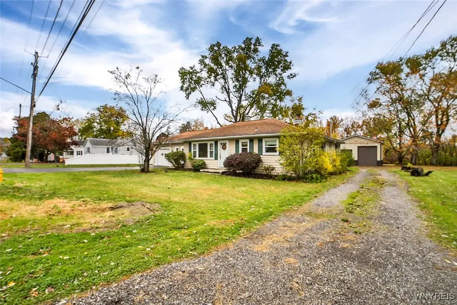 7483 Heinrich Road, Hamburg, NY 14075 - Image #2