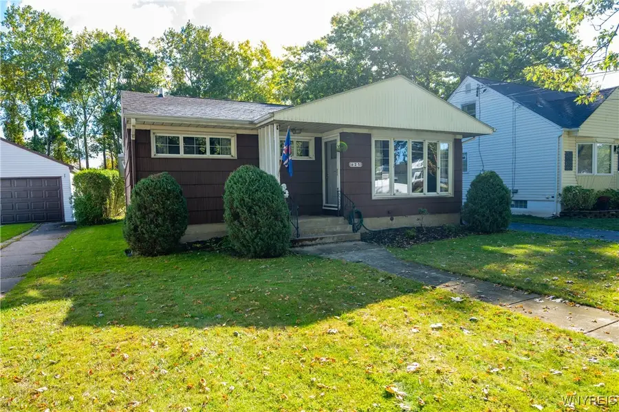 25 N Covington Drive, Buffalo, NY 14220 - Image #2