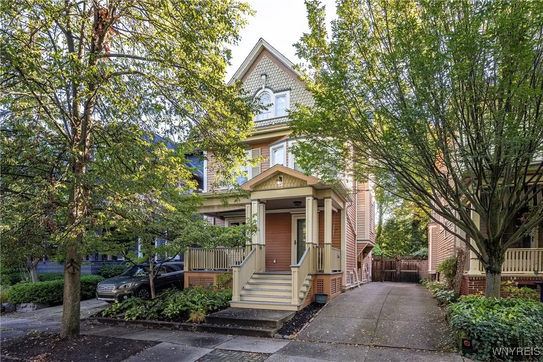 21 Granger Pl, Buffalo, NY 14222 - Image #1