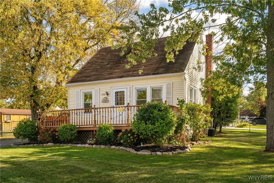 4096 Bayview Road, Buffalo, NY 14219 - Image #2