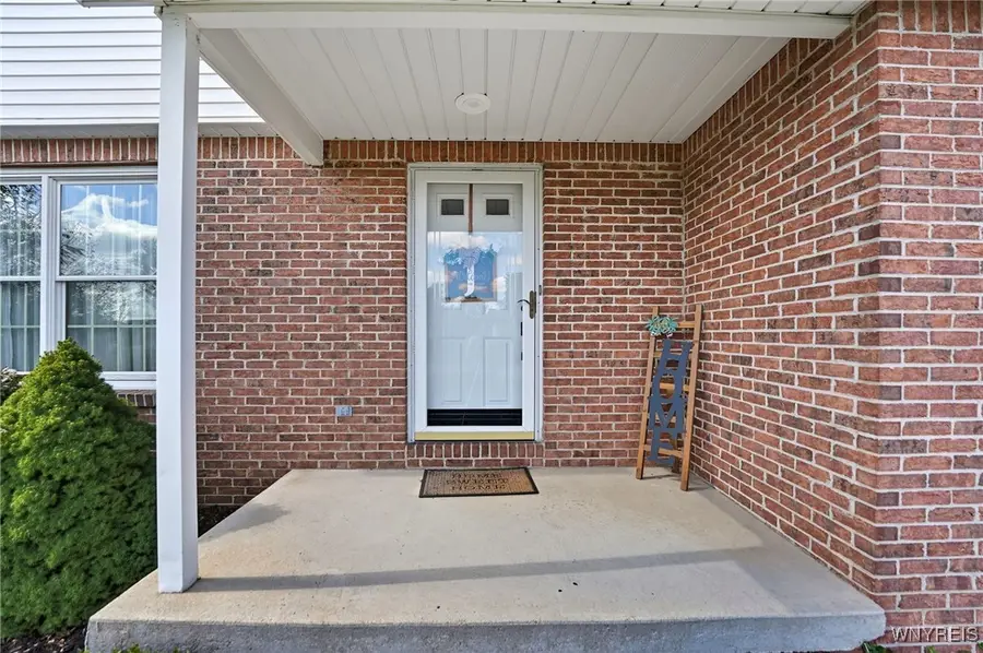 8 Grafton Court, Lancaster, NY 14086 - Image #3