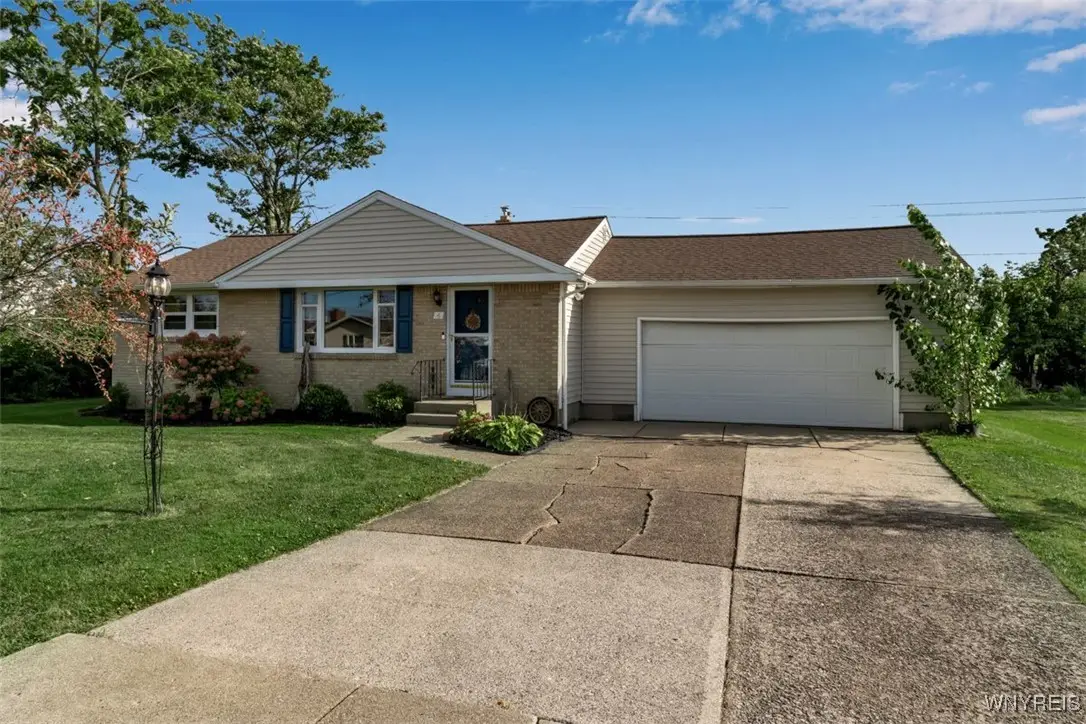 6 Towerwood Road, Grand Island, NY 14072 - Image #1