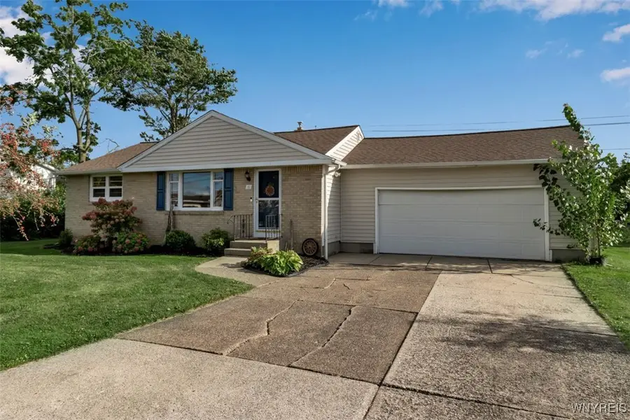 6 Towerwood Road, Grand Island, NY 14072 - Image #2