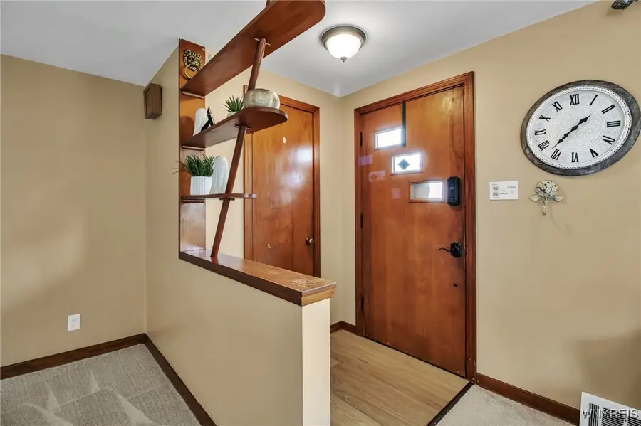 6 Towerwood Road, Grand Island, NY 14072 - Image #3