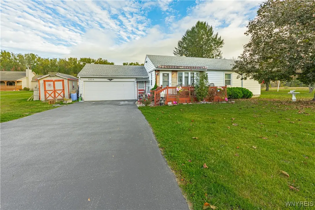 7233 Ridge Road, Lockport, NY 14094 - Image #1