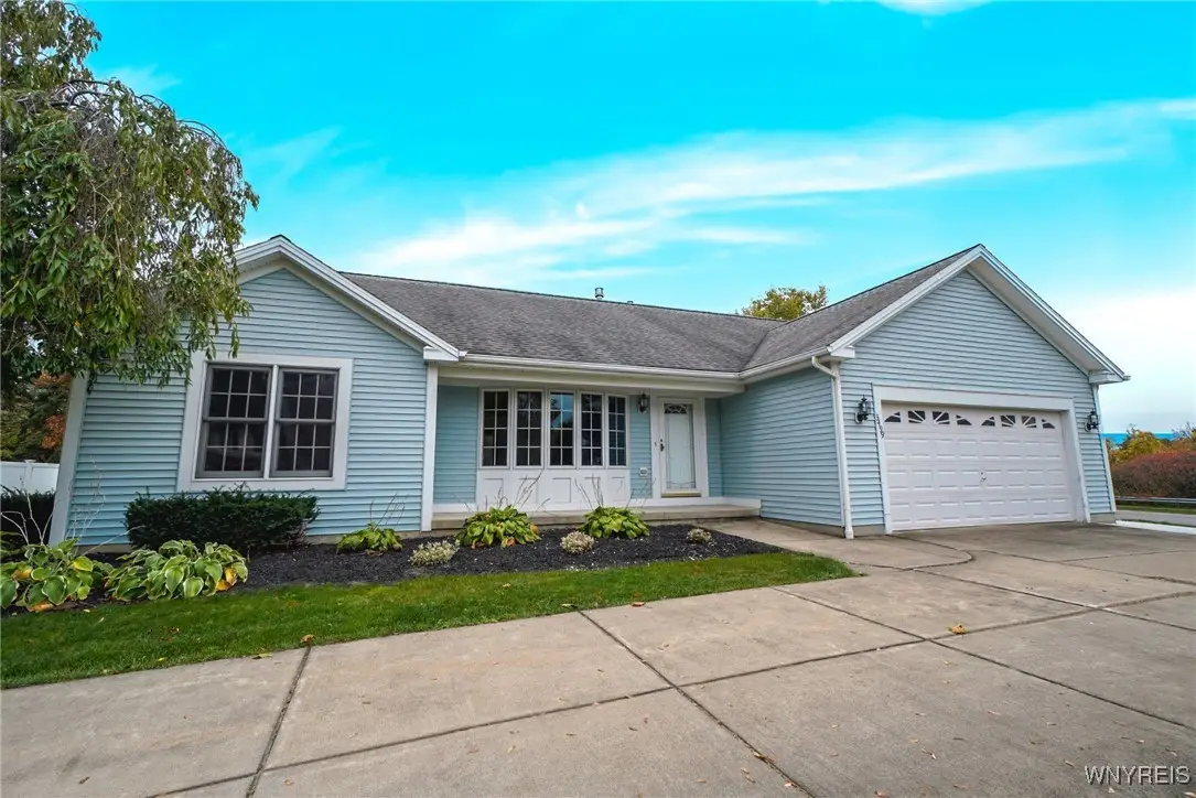 3499 Creekview Drive, Hamburg, NY 14075 - Image #1