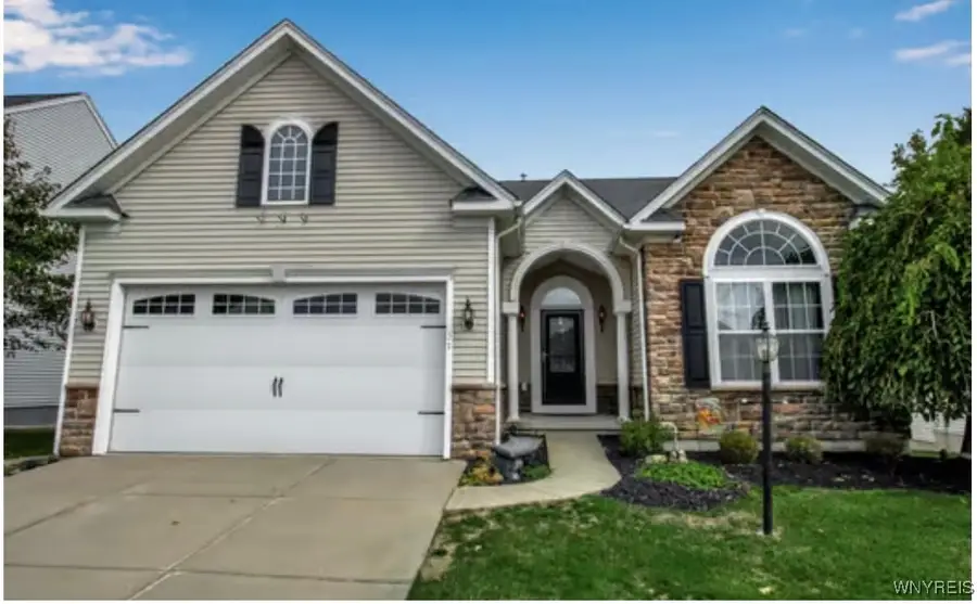 37 Greenside Drive, Grand Island, NY 14072 - #2