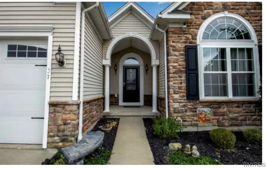 37 Greenside Drive, Grand Island, NY 14072 - #3