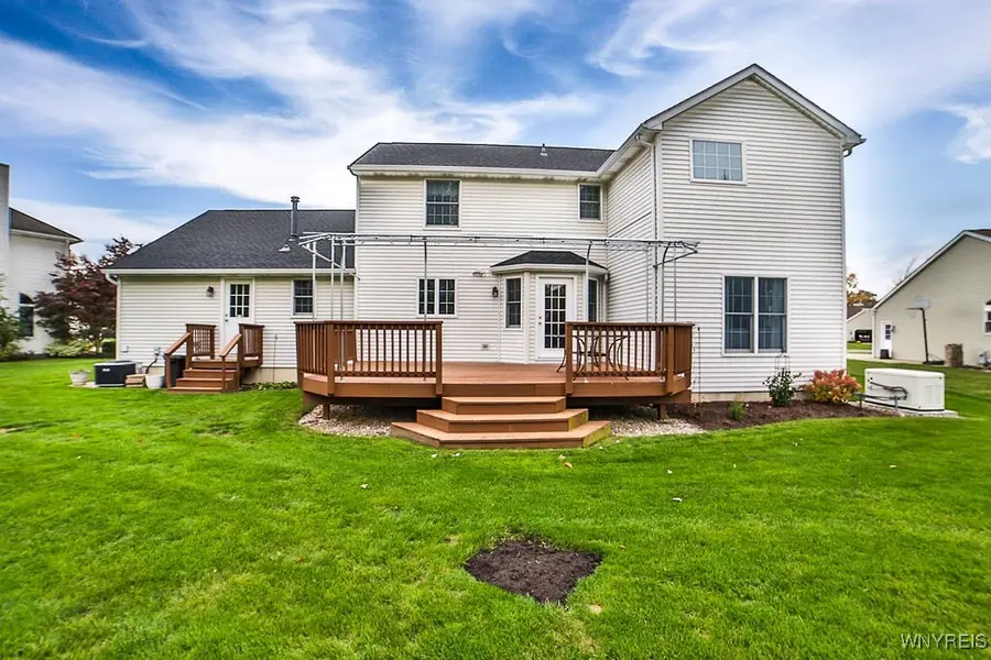 7373 Balla Drive, North Tonawanda, NY 14120 - Image #2