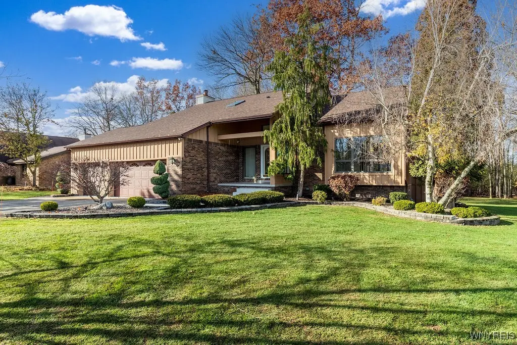 18 Islewoods, Grand Island, NY 14072 - Image #1